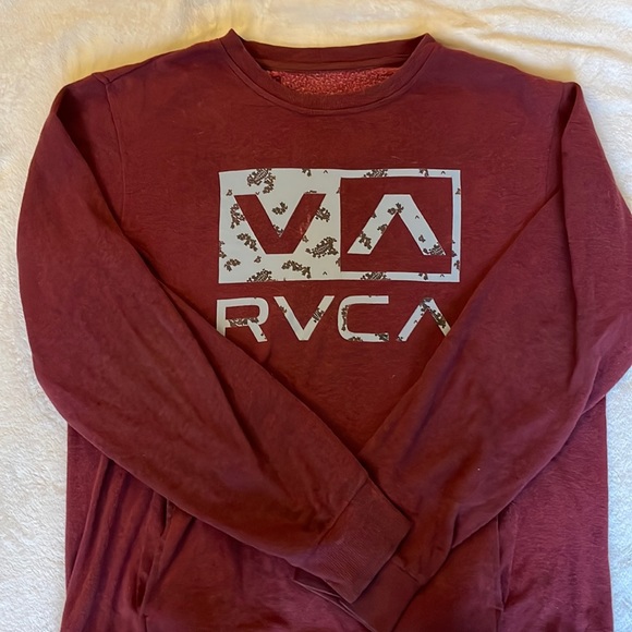 RVCA Other - RVCA maroon light pull over with blue print